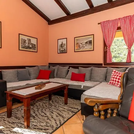 Marija By Guide * Desne