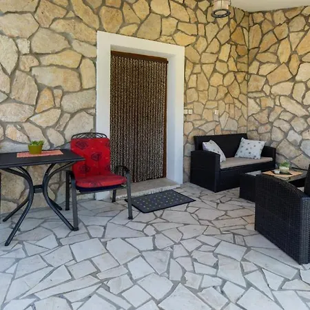 Marija By Guide Desne