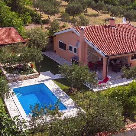 Marija By Guide Desne