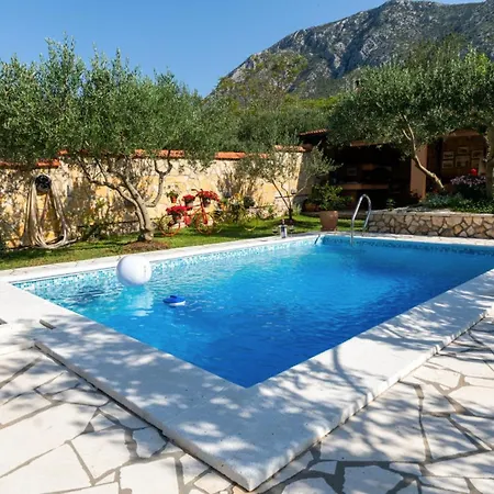 Marija By Guide Willa Desne