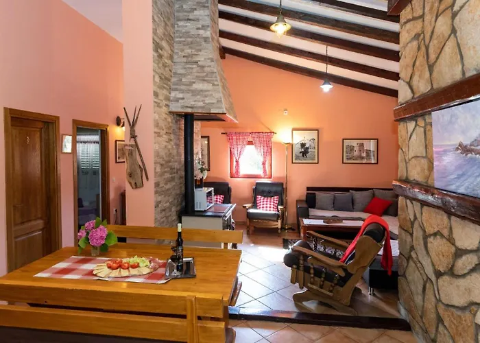 Marija By Guide Desne